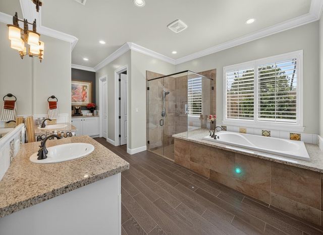 1809 E Buena Salud Way, Fresno, CA 93730
