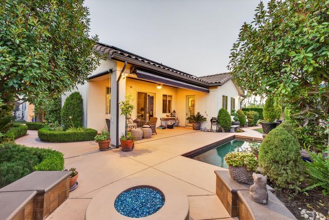1809 E Buena Salud Way, Fresno, CA 93730
