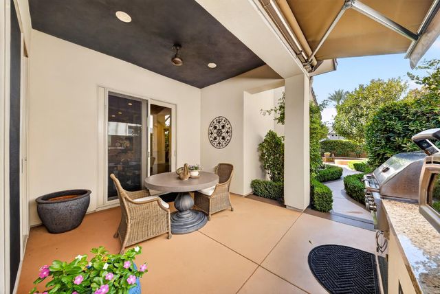 1809 E Buena Salud Way, Fresno, CA 93730