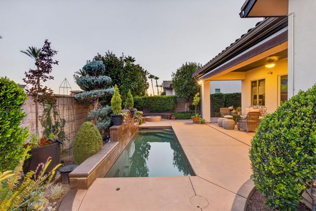 1809 E Buena Salud Way, Fresno, CA 93730