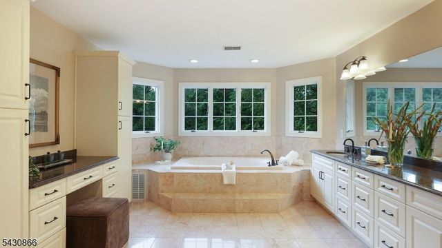 31 Primrose Ln, Bernards Twp., NJ 07920