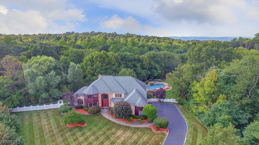 31 Primrose Ln, Bernards Twp., NJ 07920