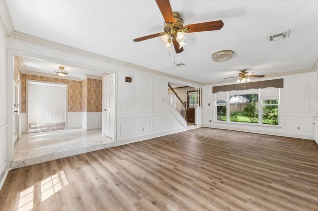 322 Enchanted River Drive, Spring, TX 77388