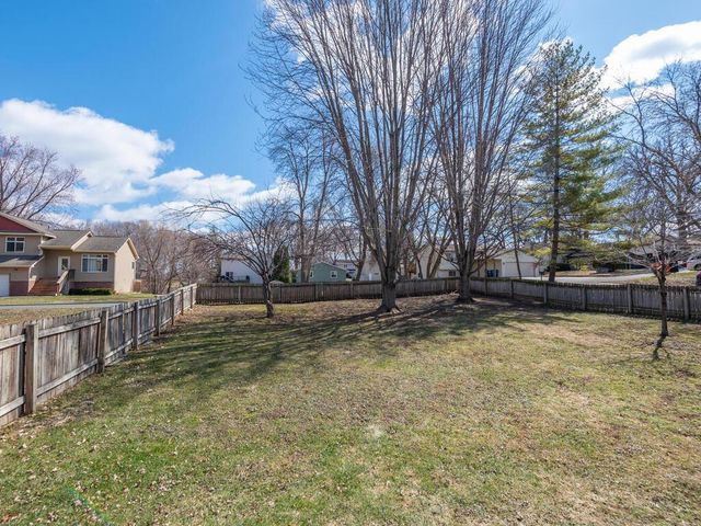 2108 Belmont Lane, Mound, MN 55364