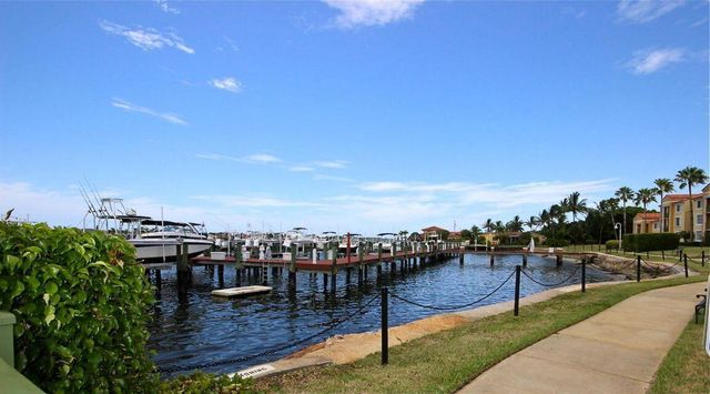 135 Yacht Club Way 207, Hypoluxo, FL 33462