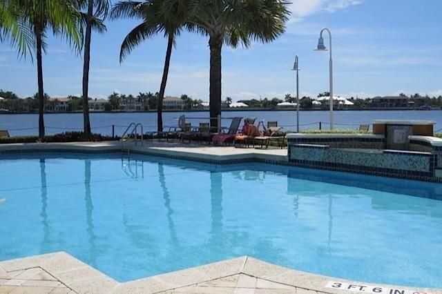 135 Yacht Club Way 207, Hypoluxo, FL 33462