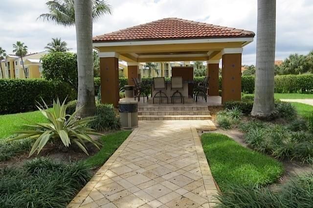 135 Yacht Club Way 207, Hypoluxo, FL 33462