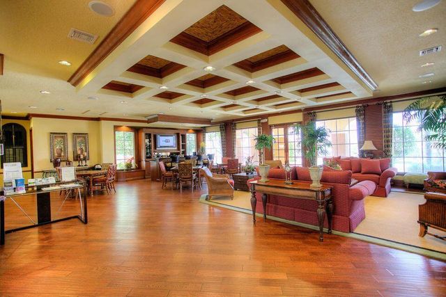 135 Yacht Club Way 207, Hypoluxo, FL 33462