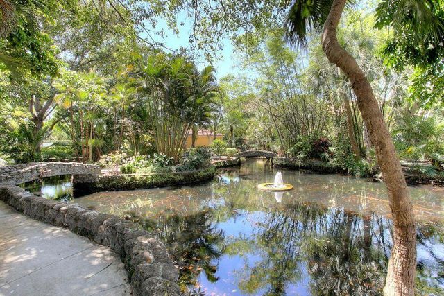 135 Yacht Club Way 207, Hypoluxo, FL 33462