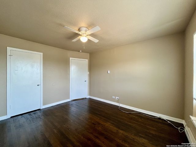 245 DEERWOOD DR, San Antonio, TX 78209