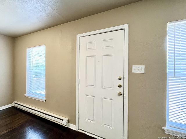 245 DEERWOOD DR, San Antonio, TX 78209