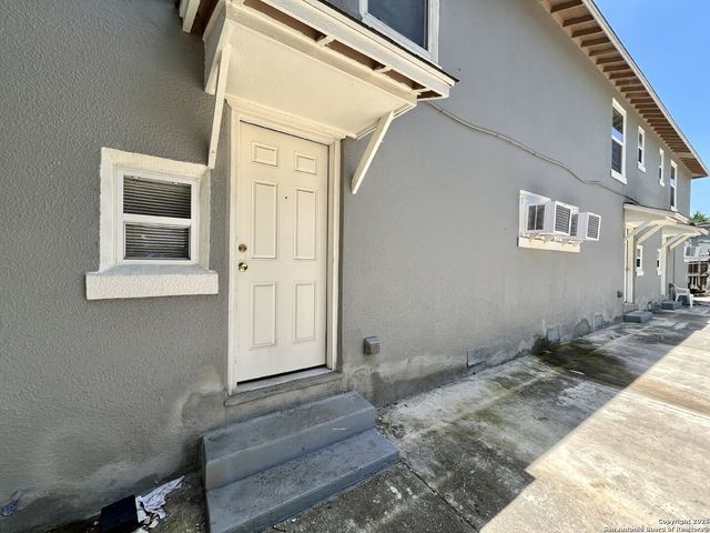 245 DEERWOOD DR, San Antonio, TX 78209