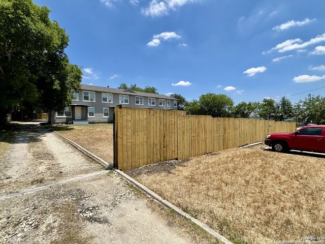 245 DEERWOOD DR, San Antonio, TX 78209