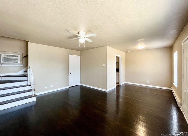 245 DEERWOOD DR, San Antonio, TX 78209