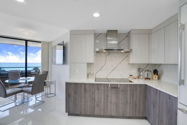 3560 S Ocean Boulevard Ph4, South Palm Beach, FL 33480
