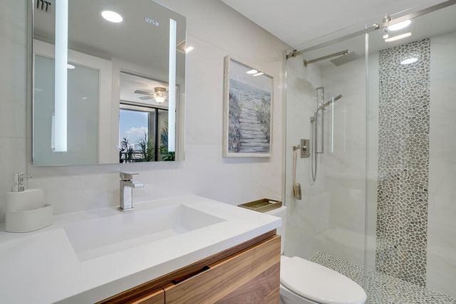 3560 S Ocean Boulevard Ph4, South Palm Beach, FL 33480