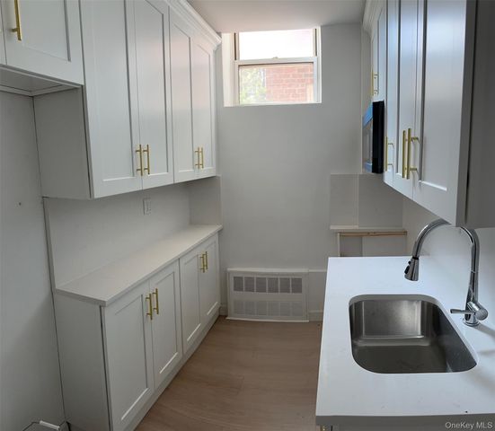 125 Beach 124th Street 1B, Rockaway Park, NY 11694