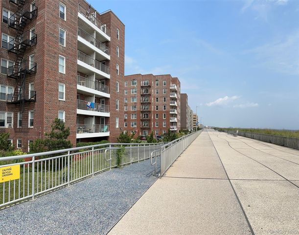 125 Beach 124th Street 1B, Rockaway Park, NY 11694