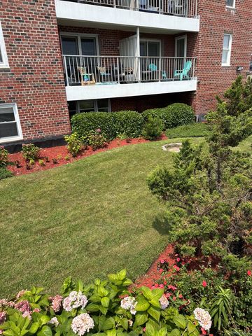 125 Beach 124th Street 1B, Rockaway Park, NY 11694