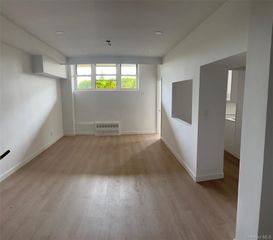 125 Beach 124th Street 1B, Rockaway Park, NY 11694