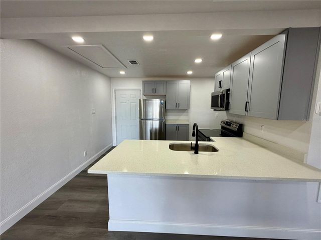 15945 VILLA CITY ROAD, Groveland, FL 34736
