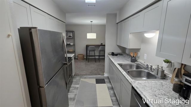 8787 Brae Acres Road 808, Houston, TX 77074