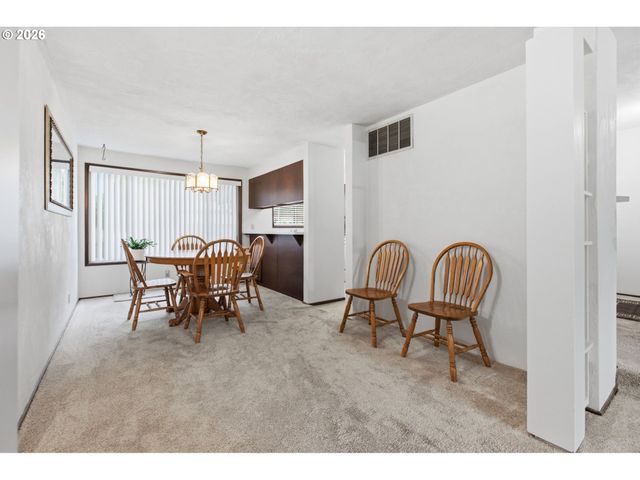 600 CHERRY Dr 8, Eugene, OR 97401