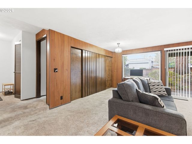 600 CHERRY Dr 8, Eugene, OR 97401