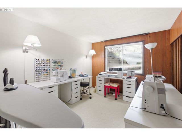 600 CHERRY Dr 8, Eugene, OR 97401