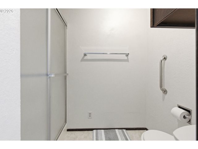 600 CHERRY Dr 8, Eugene, OR 97401