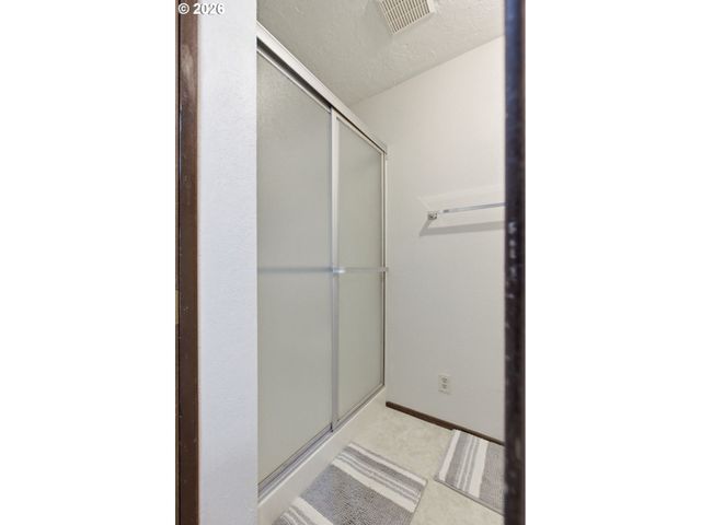 600 CHERRY Dr 8, Eugene, OR 97401