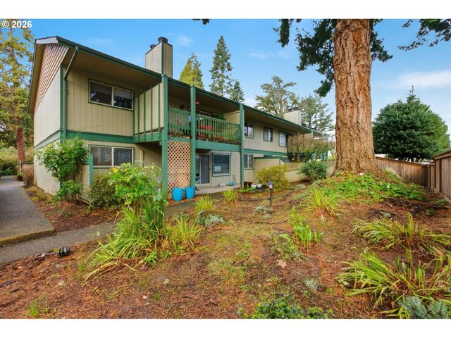 600 CHERRY Dr 8, Eugene, OR 97401