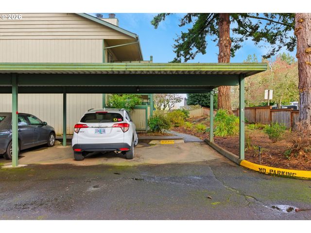 600 CHERRY Dr 8, Eugene, OR 97401