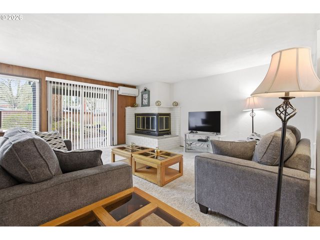 600 CHERRY Dr 8, Eugene, OR 97401