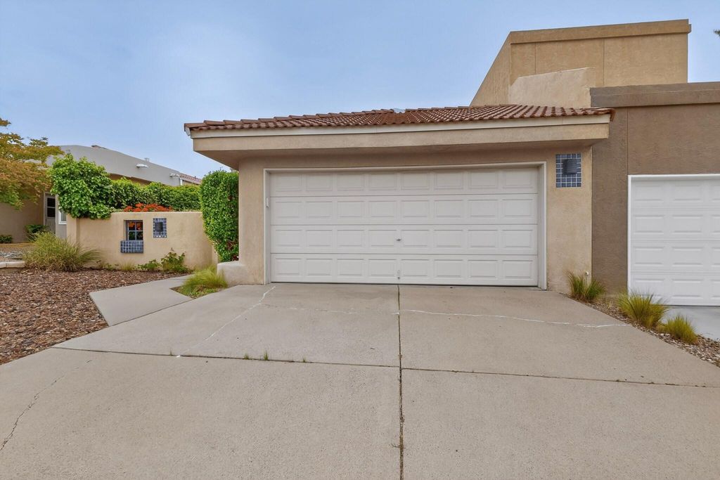 10816 Academy Ridge Road NE, Albuquerque, NM 87111