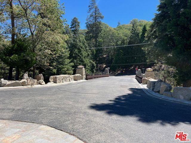 196 Mill Pond Road, Lake Arrowhead, CA 92352