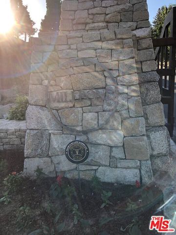 196 Mill Pond Road, Lake Arrowhead, CA 92352