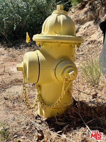 196 Mill Pond Road, Lake Arrowhead, CA 92352