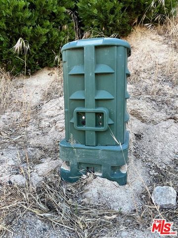 196 Mill Pond Road, Lake Arrowhead, CA 92352