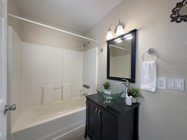 10757 Oak Hill Dr, Rough And Ready, CA 95975