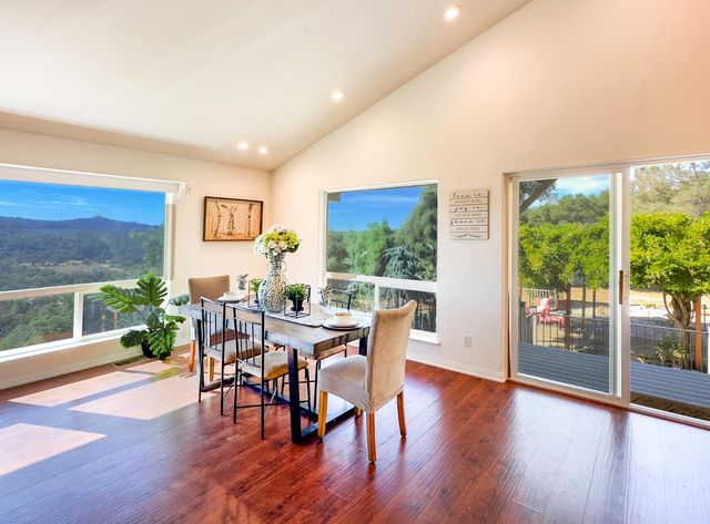 10757 Oak Hill Dr, Rough And Ready, CA 95975