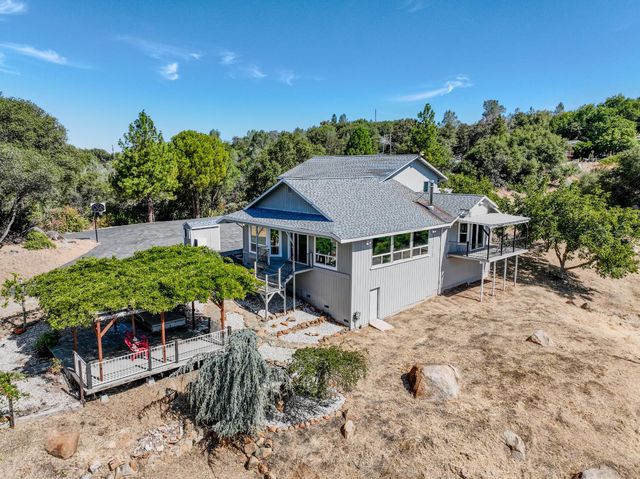 10757 Oak Hill Dr, Rough And Ready, CA 95975