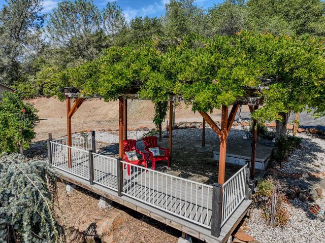 10757 Oak Hill Dr, Rough And Ready, CA 95975