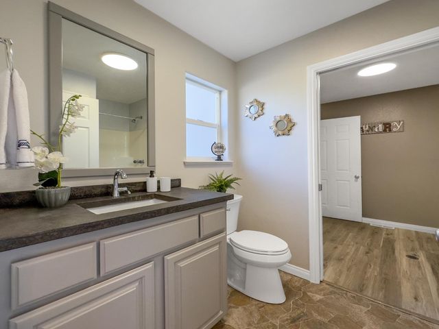 10757 Oak Hill Dr, Rough And Ready, CA 95975