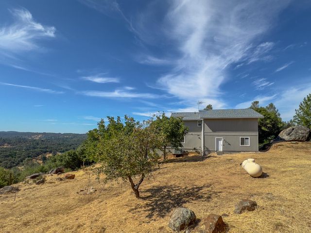 10757 Oak Hill Dr, Rough And Ready, CA 95975