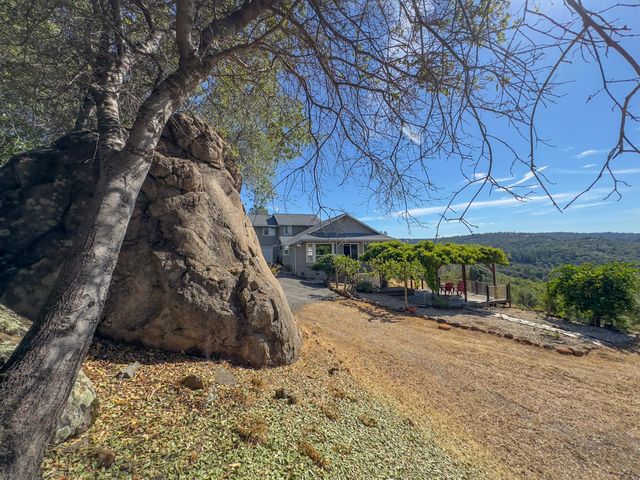 10757 Oak Hill Dr, Rough And Ready, CA 95975