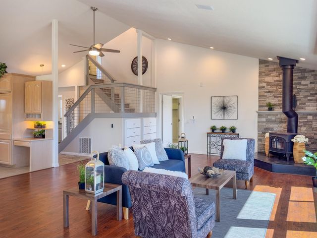 10757 Oak Hill Dr, Rough And Ready, CA 95975