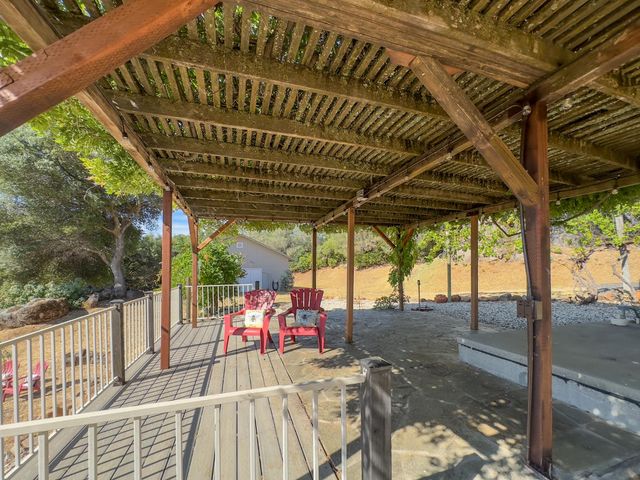 10757 Oak Hill Dr, Rough And Ready, CA 95975