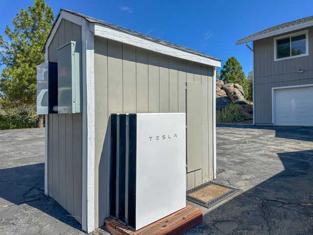 10757 Oak Hill Dr, Rough And Ready, CA 95975