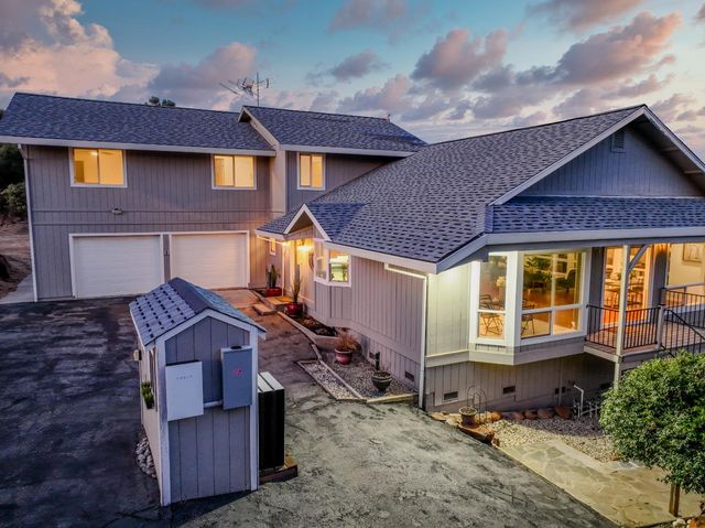 10757 Oak Hill Dr, Rough And Ready, CA 95975